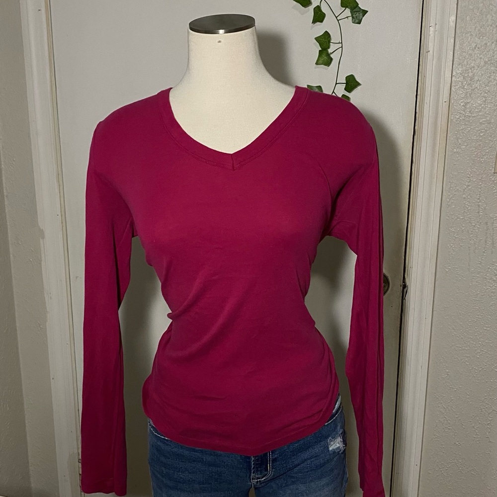 Arizona Jean Company Women's Long Sleeve V-Neck Top - Deep Pink